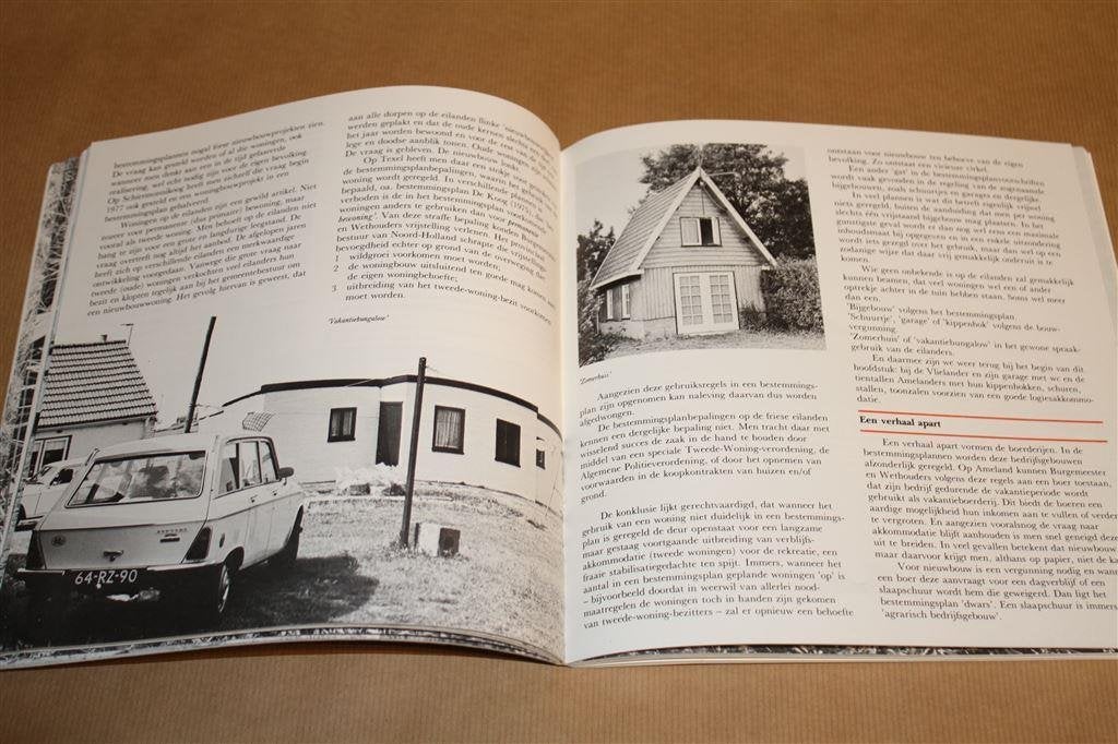 Eilanden onder de voet. Ver. tot Behoud van Waddenzee., Boeken, Ophalen of Verzenden, Gelezen