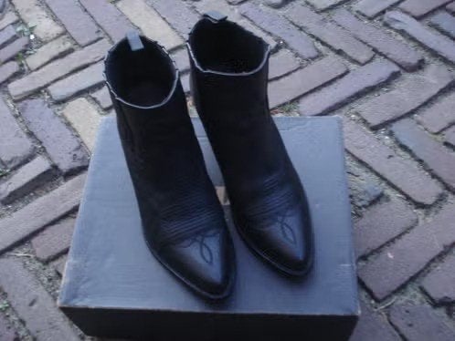 SENDRA BOOTS ZWART 37 NU GRATIS VERZENDING PER POST, Sendra, Zwart, Lage of Enkellaarzen, Ophalen of Verzenden