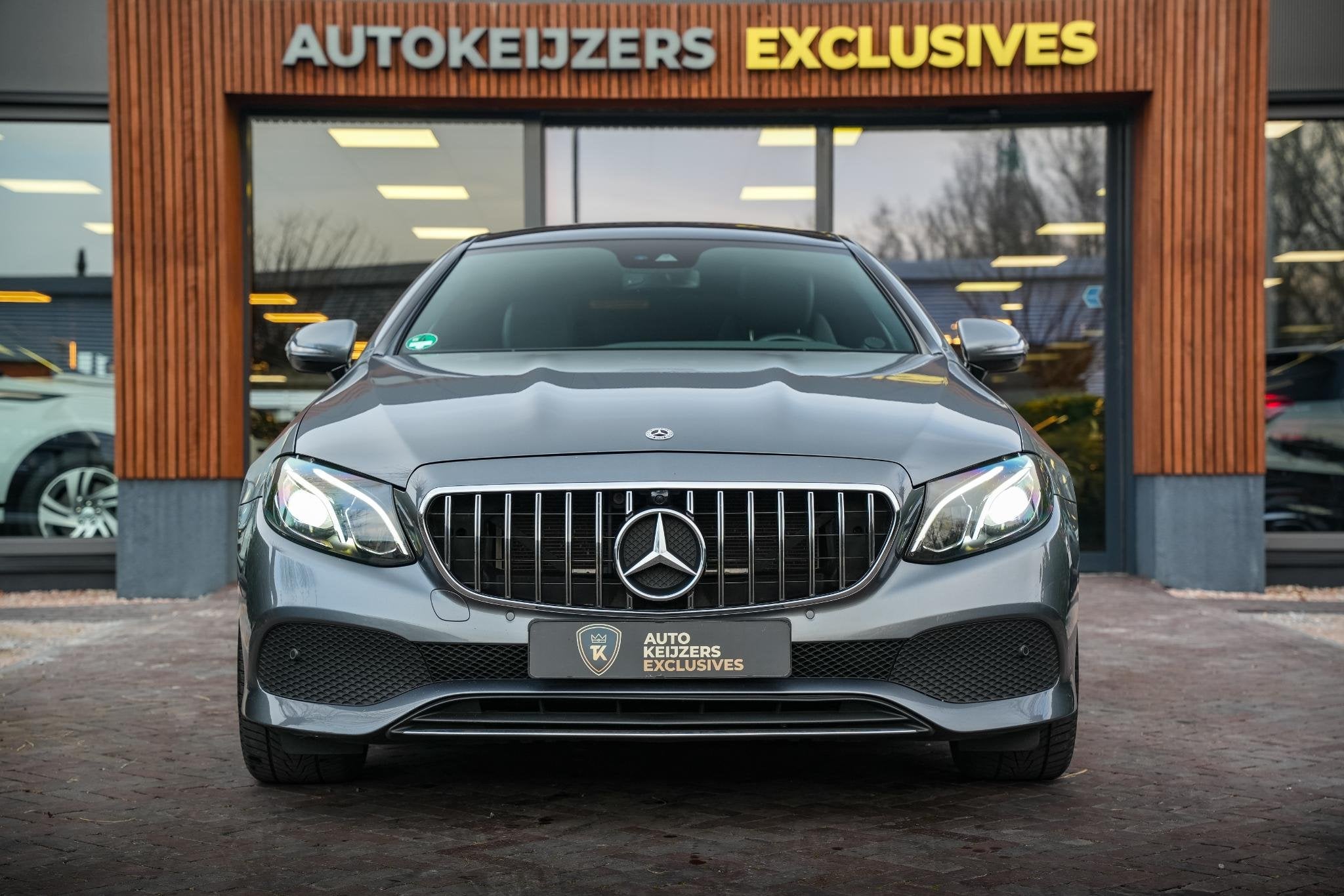 Mercedes-Benz E-klasse Coupé 200 Wide Screen Panoramadak, Auto's, Automaat, 4 cilinders, 4 stoelen, Leder en Stof