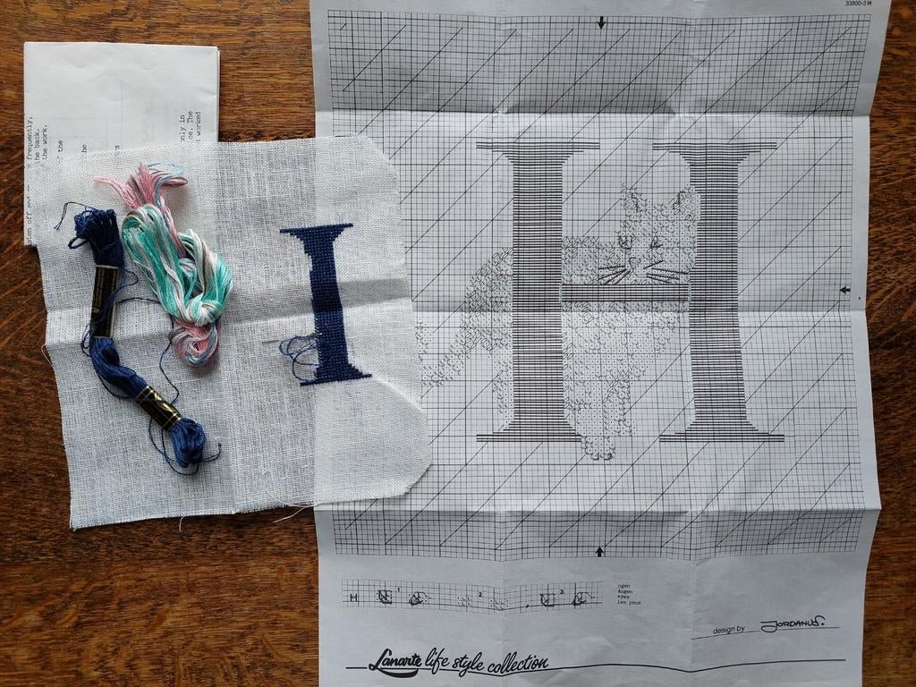 Borduurpakketje Letter H met poes, Ophalen of Verzenden, Zo goed als nieuw, Handborduren, Borduurpakket