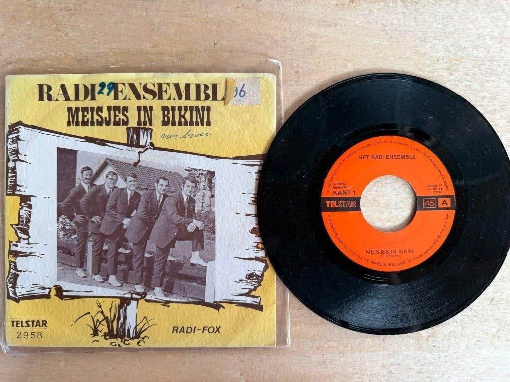 Radi Ensemble - Meisjes in bikini, Speciale editie, 7 inch, Ophalen of Verzenden, Zo goed als nieuw