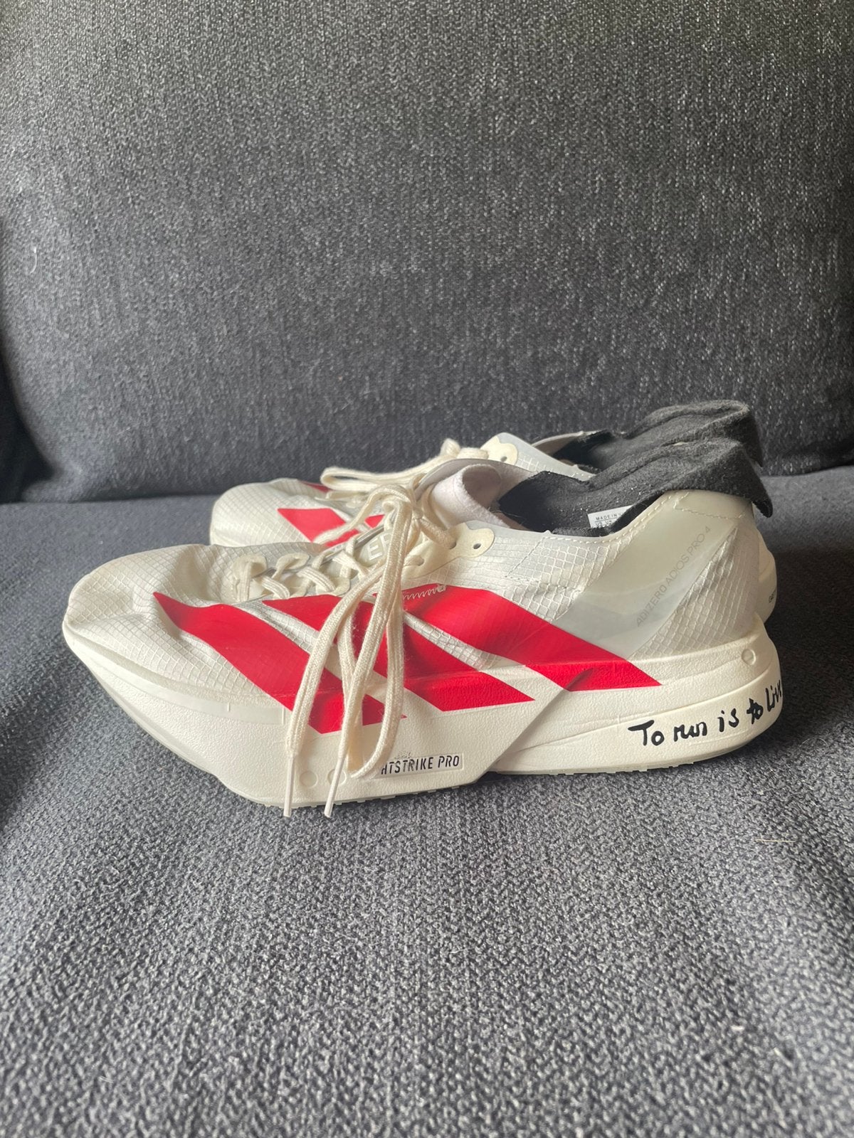 Adidas Adizero Adios pro 4 To run is to live! 40 2/3, Kleding | Dames, Schoenen, Overige kleuren, Sportschoenen, Ophalen of Verzenden