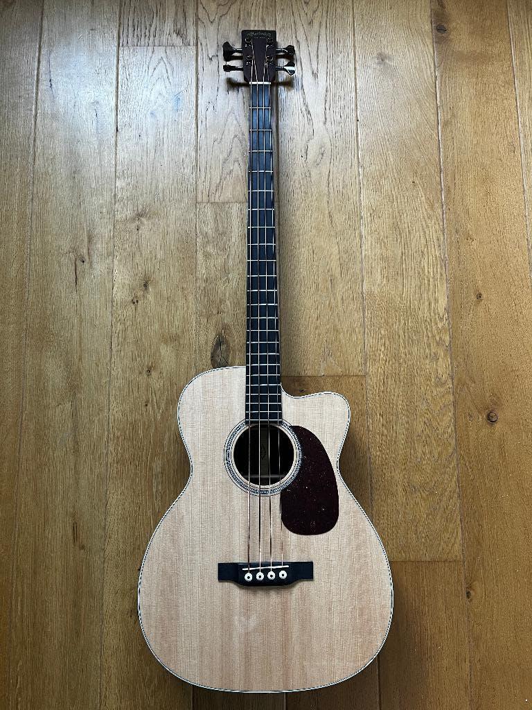 Martin Guitar BC-16E Akoestische Bas met Pickup, Ophalen, Nieuw, Western- of Steelstringgitaar, Met koffer