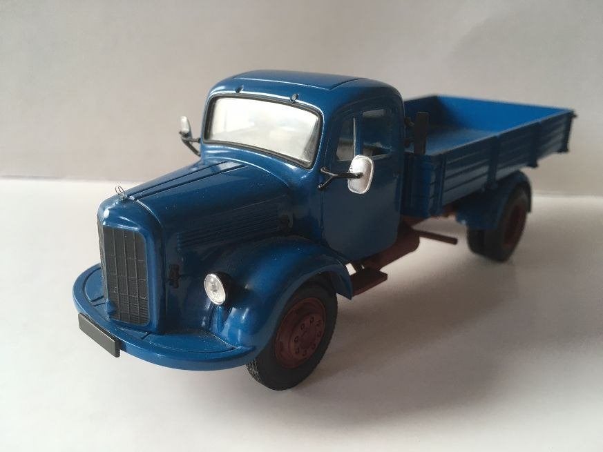 mercedes modelvrachtwagen 1:43 mini champs, Ophalen of Verzenden, Zo goed als nieuw, Auto, MiniChamps