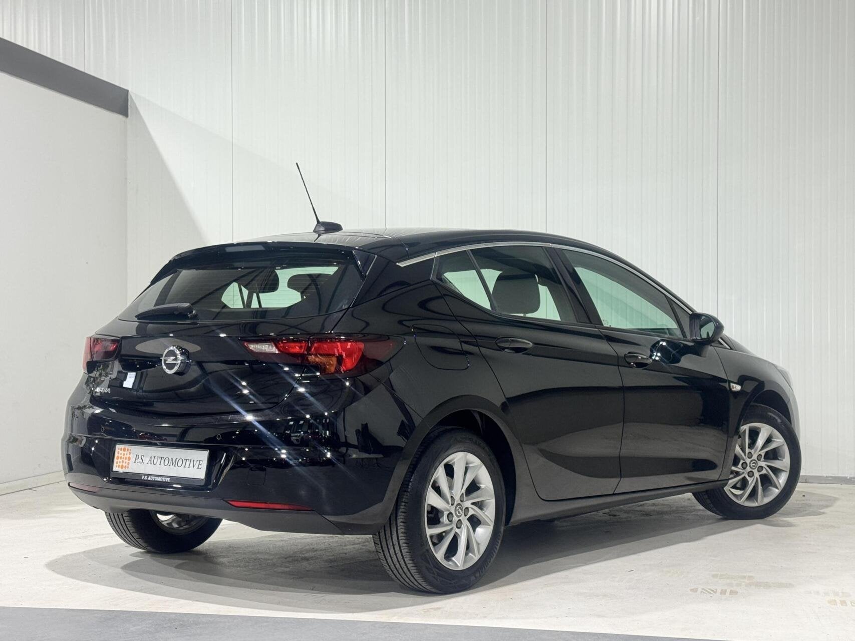 Opel Astra Business Elegance|KEYLESS|CARPLAY|LANE ASSIST, Auto's, Voorwielaandrijving, Gebruikt, Zwart, 4 cilinders