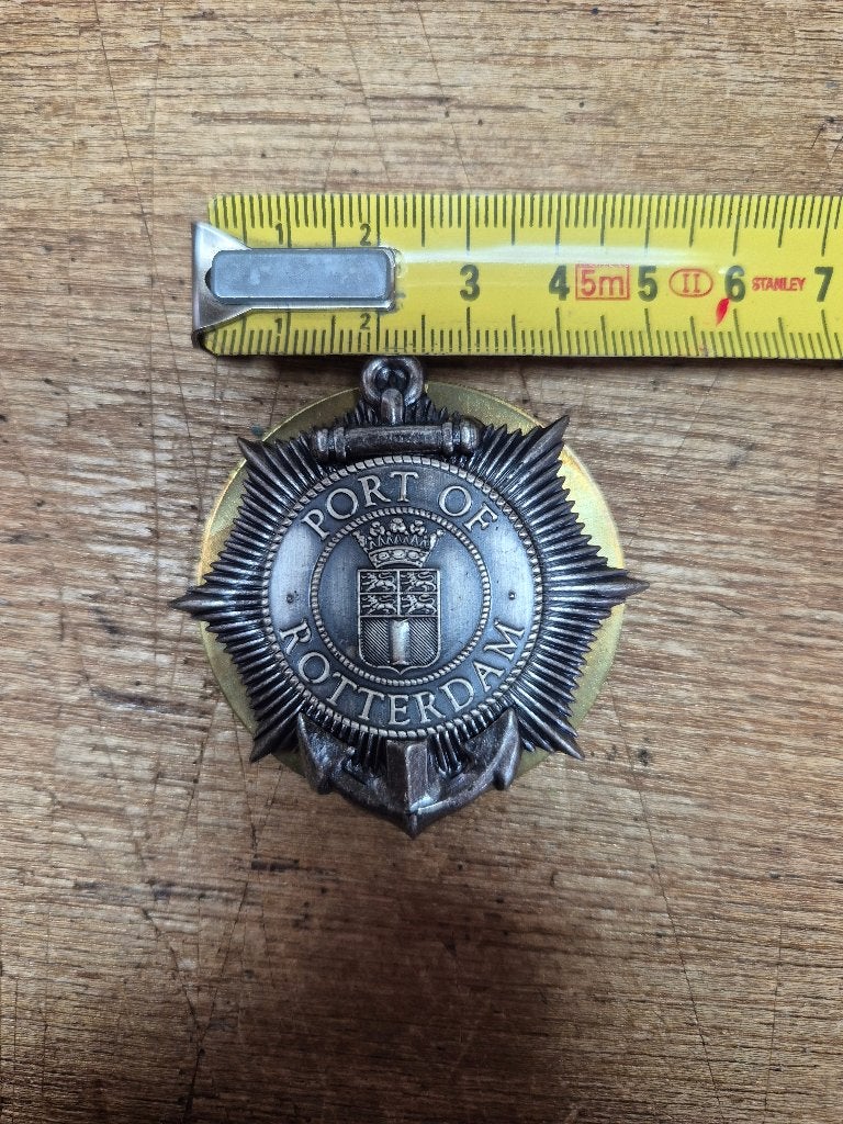 'Port of Rotterdam' havendienst uniform insignia zeldzaam!, Ophalen of Verzenden, Overige soorten, Nederland, Embleem of Badge