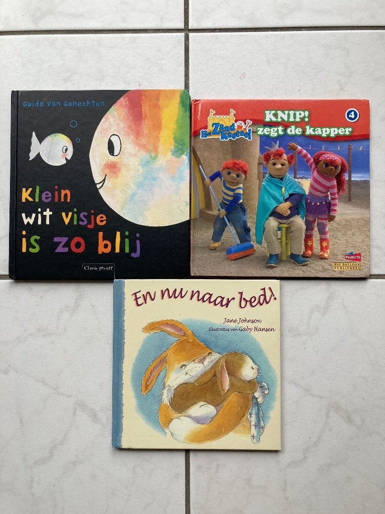 Boek peuters, Zandkasteel, Klein visje blij, En nu naar bed, 3 tot 4 jaar, Nieuw, Ophalen of Verzenden, Guido van Genechten
