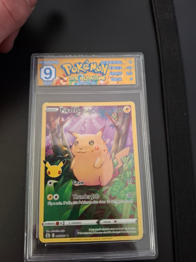 Pikachu #5 Pokemon Celebrations slab 9 25th celebrations, Ophalen of Verzenden, Zo goed als nieuw