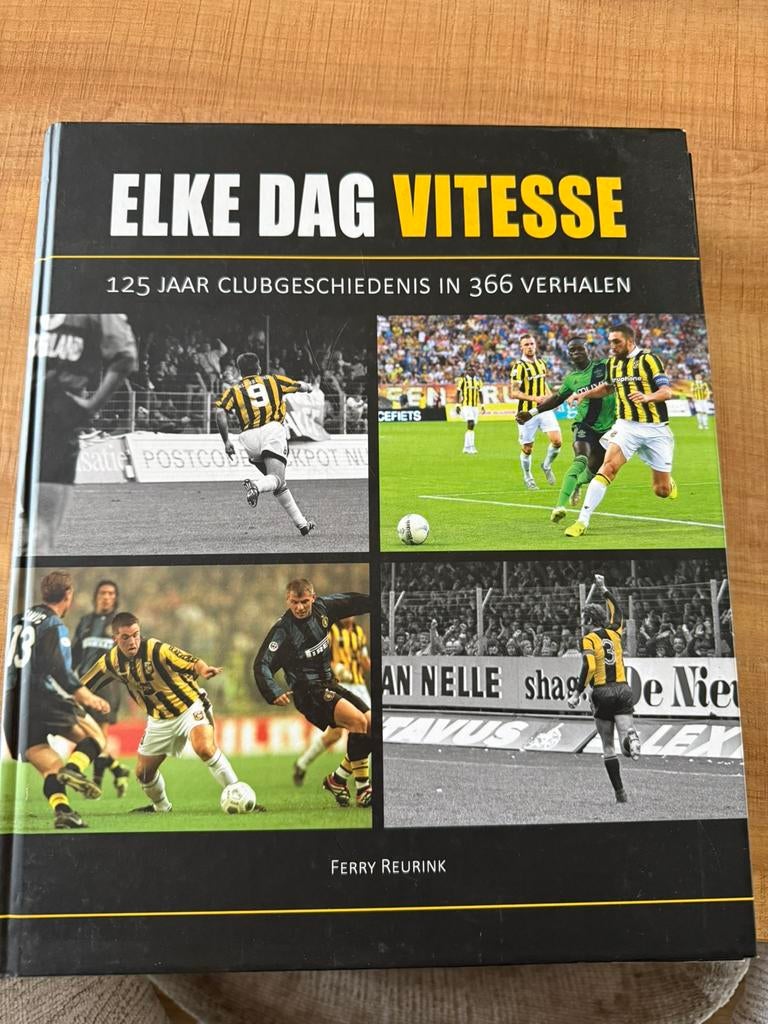 Elke dag Vitesse, Boeken, Ophalen of Verzenden, Zo goed als nieuw, Balsport