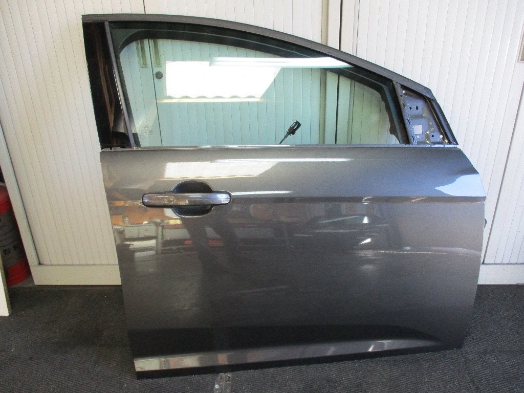 Ford Focus 3 HB Rechter voorportier compleet  (Grijs) nieuw, Auto-onderdelen, Carrosserie en Plaatwerk, Nieuw, Ophalen of Verzenden