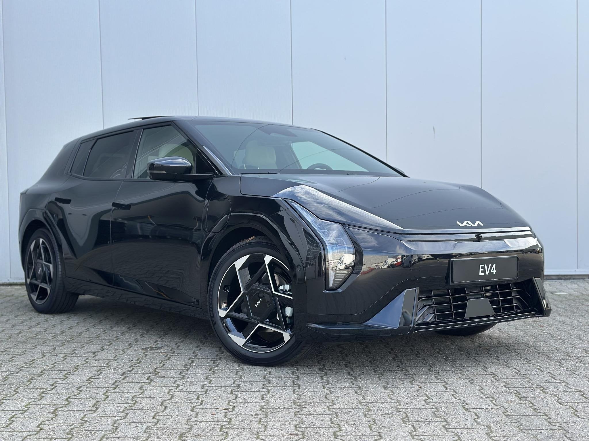 Kia EV4 GT-PlusLine 81.4 kWh Stoelventilatie | Geheugenfunct, Auto's, 81 kWh, 510 min, Zwart, Zwart
