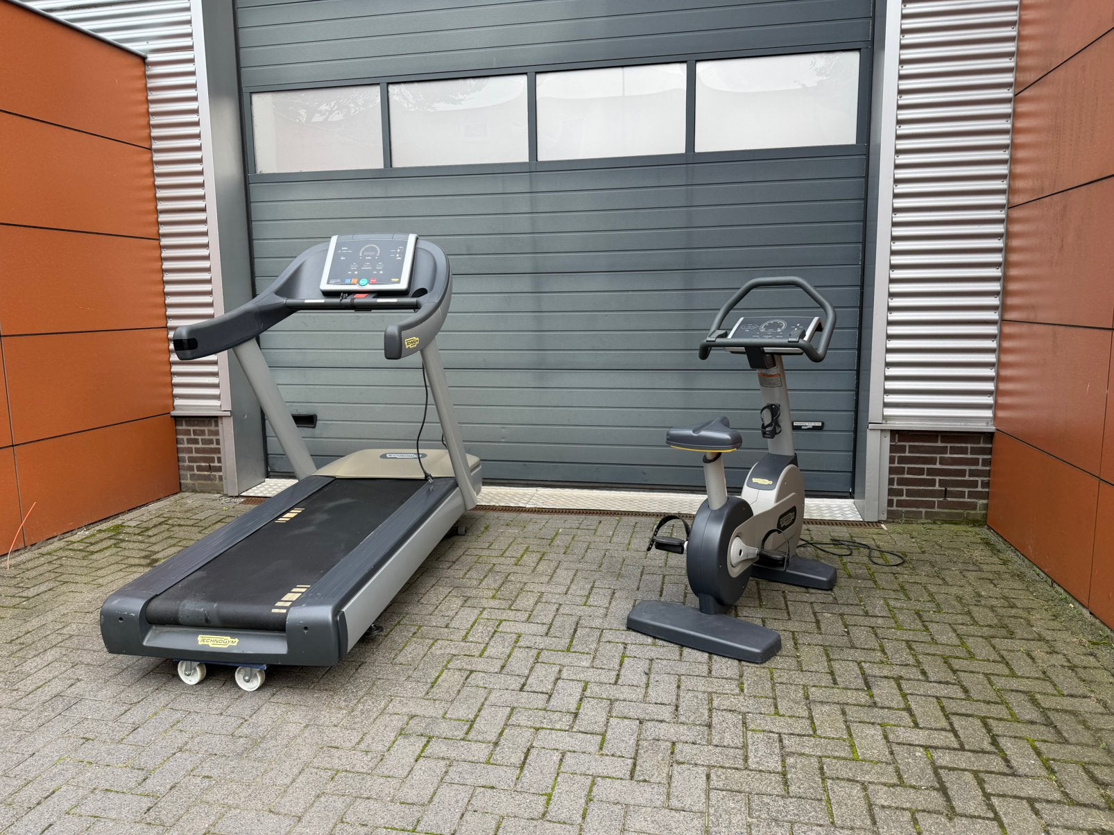 Technogym Loopband en Technogym Upright Bike, Ophalen, Gebruikt, Loopband