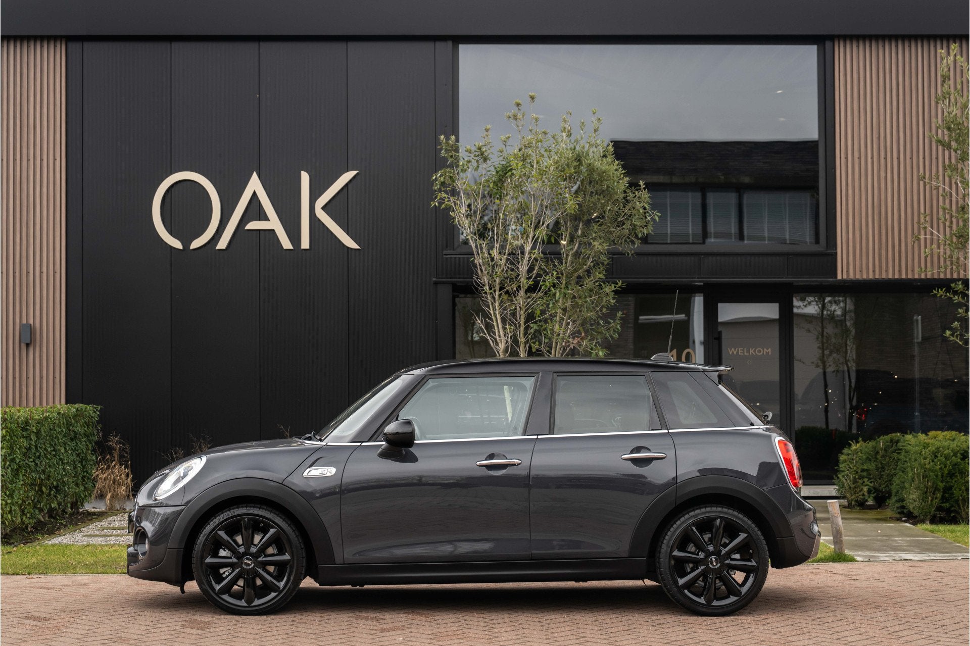 MINI Mini 2.0 Cooper S Chili | Navigatie | Half Leder | LED, 1195 kg, Gebruikt, Leder en Stof, Automatische klimaatregeling