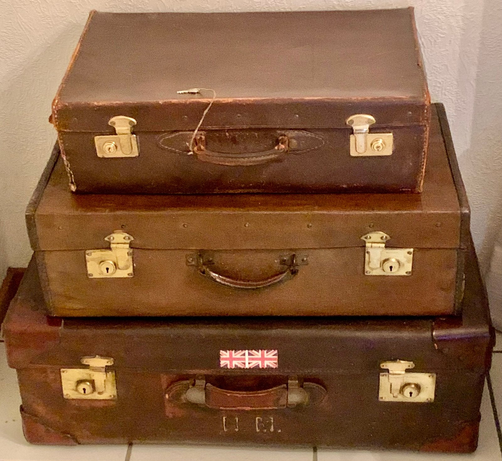 KOFFERS LEER ENGELAND ANTIEKE  LEREN SET € 169,00, Ophalen