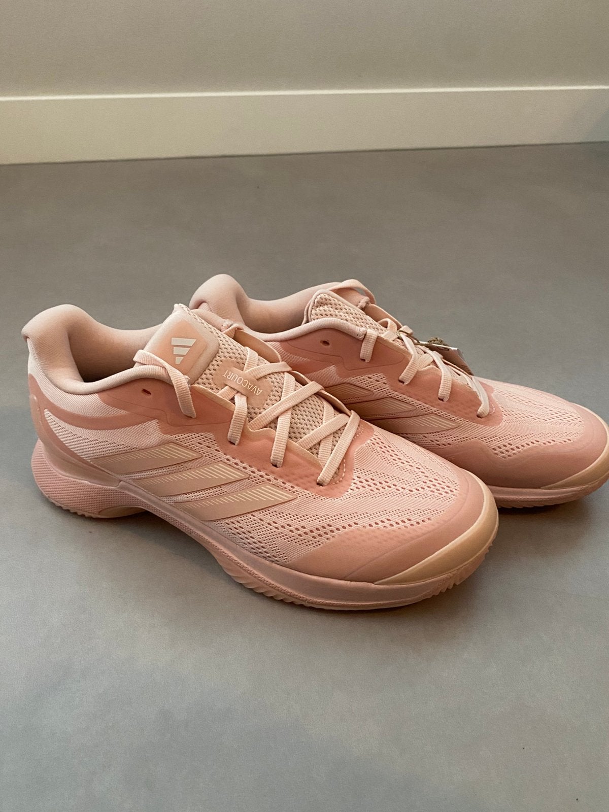 Adidas avacourt 3 Nieuw!!! Maat 39 1/3, Adidas, L00, Schoenen, Nieuw