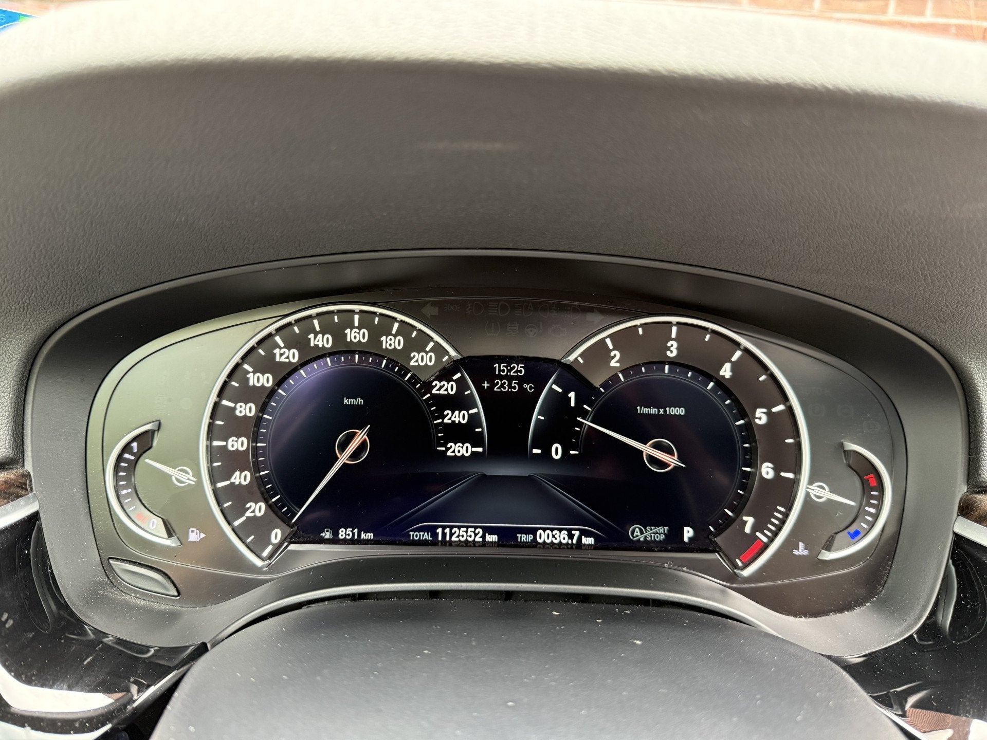 Foto 10 van BMW 5 Serie Touring 520i High Executive Sport Line