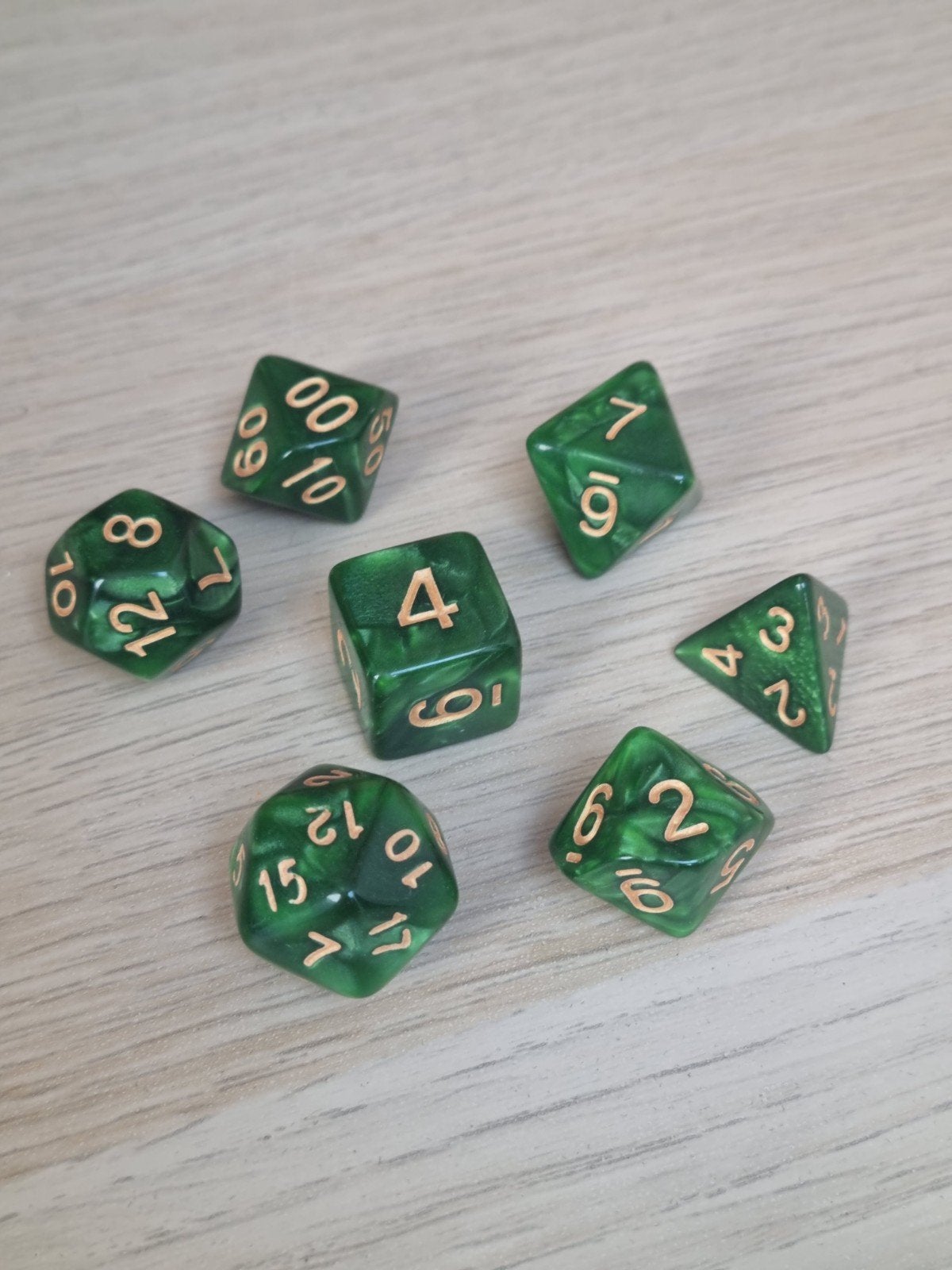 Complete set groen goud D&D dobbelstenen (7 stuks) - Nieuw!, Vijf spelers of meer, Verzenden, Nieuw