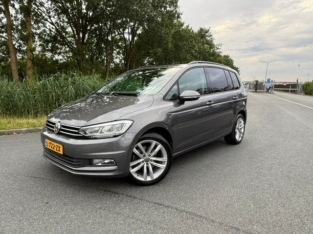 Volkswagen Touran 1.4 TSI Highline | 7P | ACC | DSG | 190PK, Auto's, Stof, Euro 6, 7 stoelen, Grijs