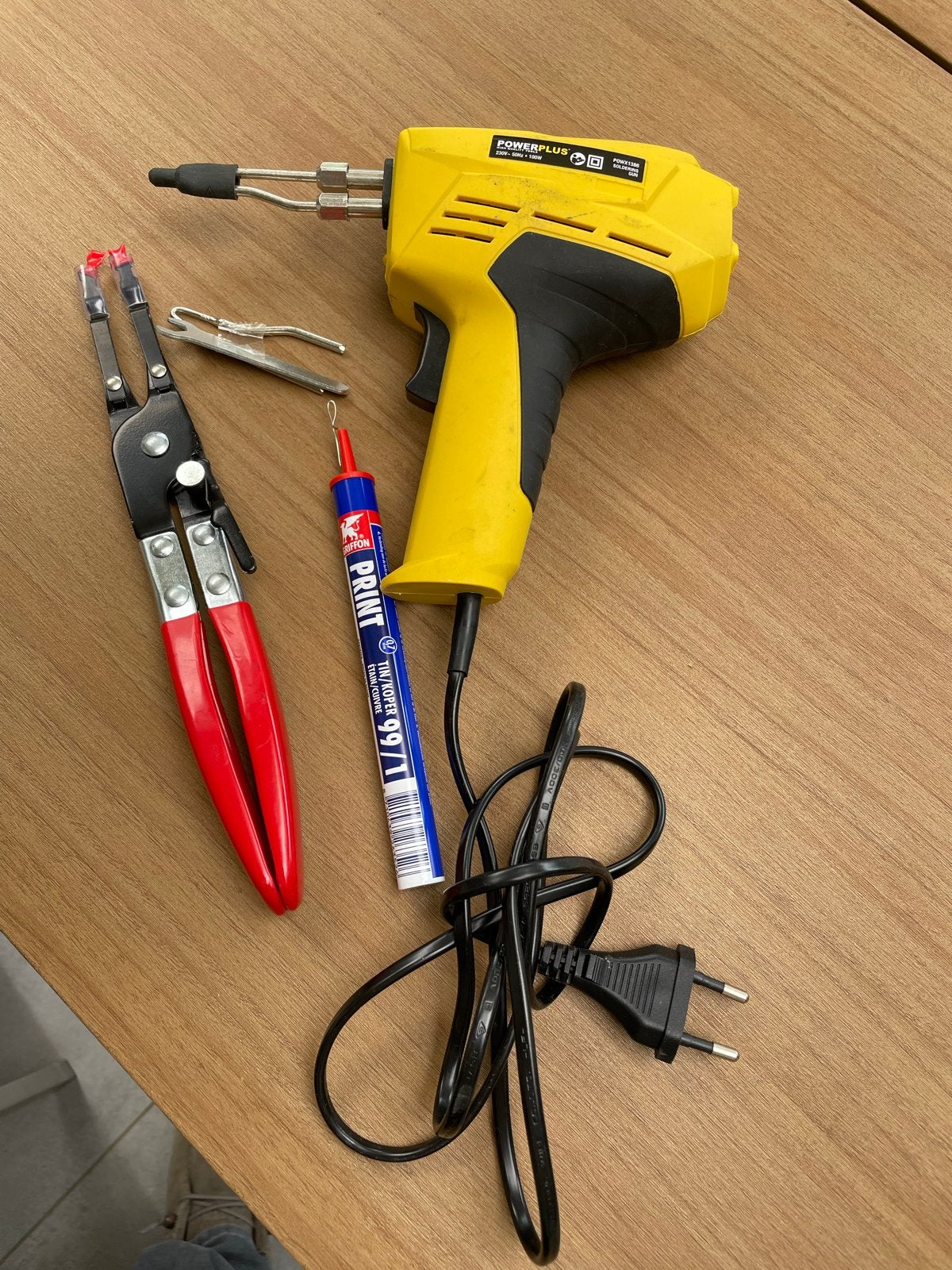 Powerplus POWX1386 Soldeerbout en Tangenset, Doe-het-zelf en Verbouw, Gereedschap | Handgereedschap, Ophalen of Verzenden, Gebruikt
