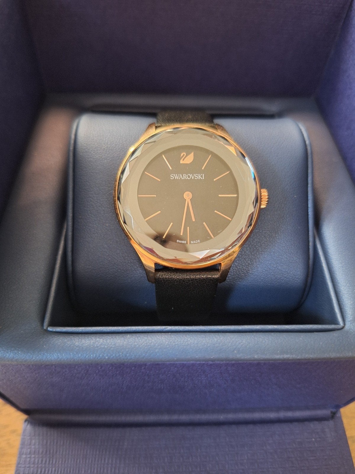Swarovski dames horloge zwart/goud (zgan), Overige merken, Leer, Polshorloge, Ophalen of Verzenden