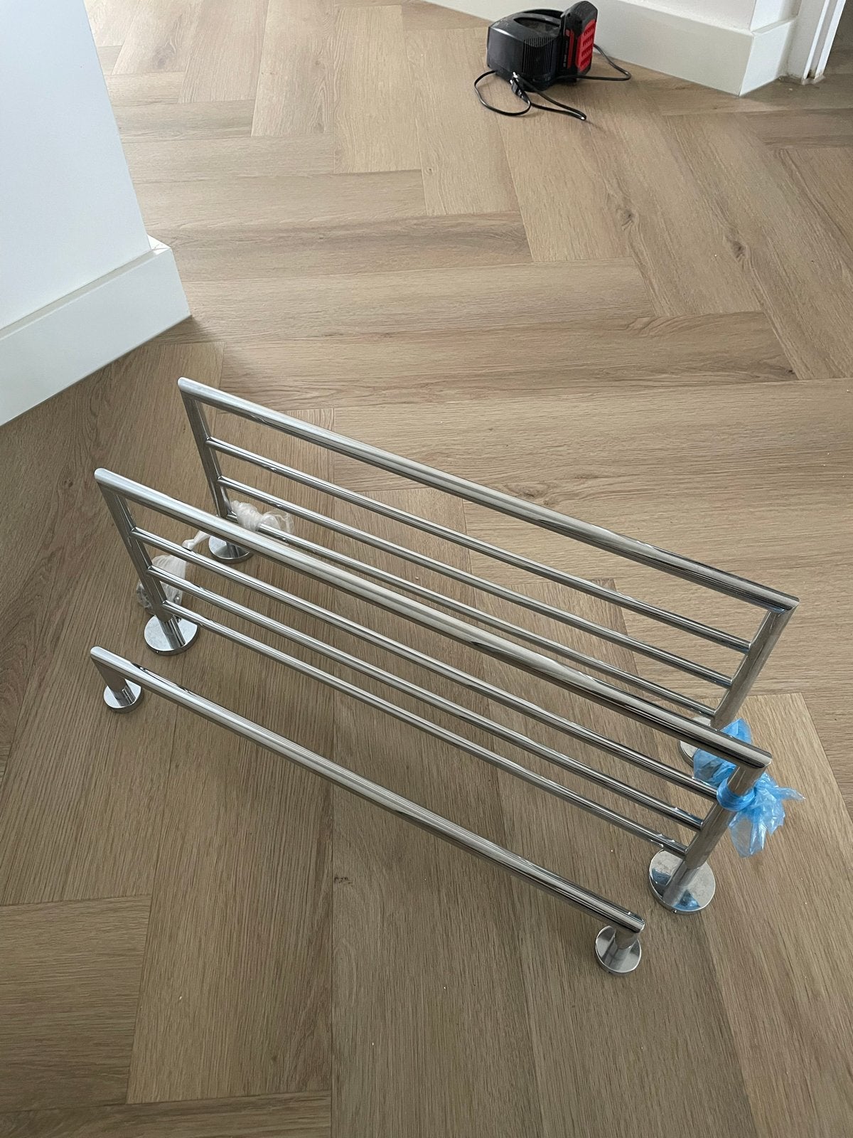 RVS Handdoekenrek en Handdoekstang - Zo goed als nieuw, Ophalen, Zo goed als nieuw, Grijs, Handdoekenrek