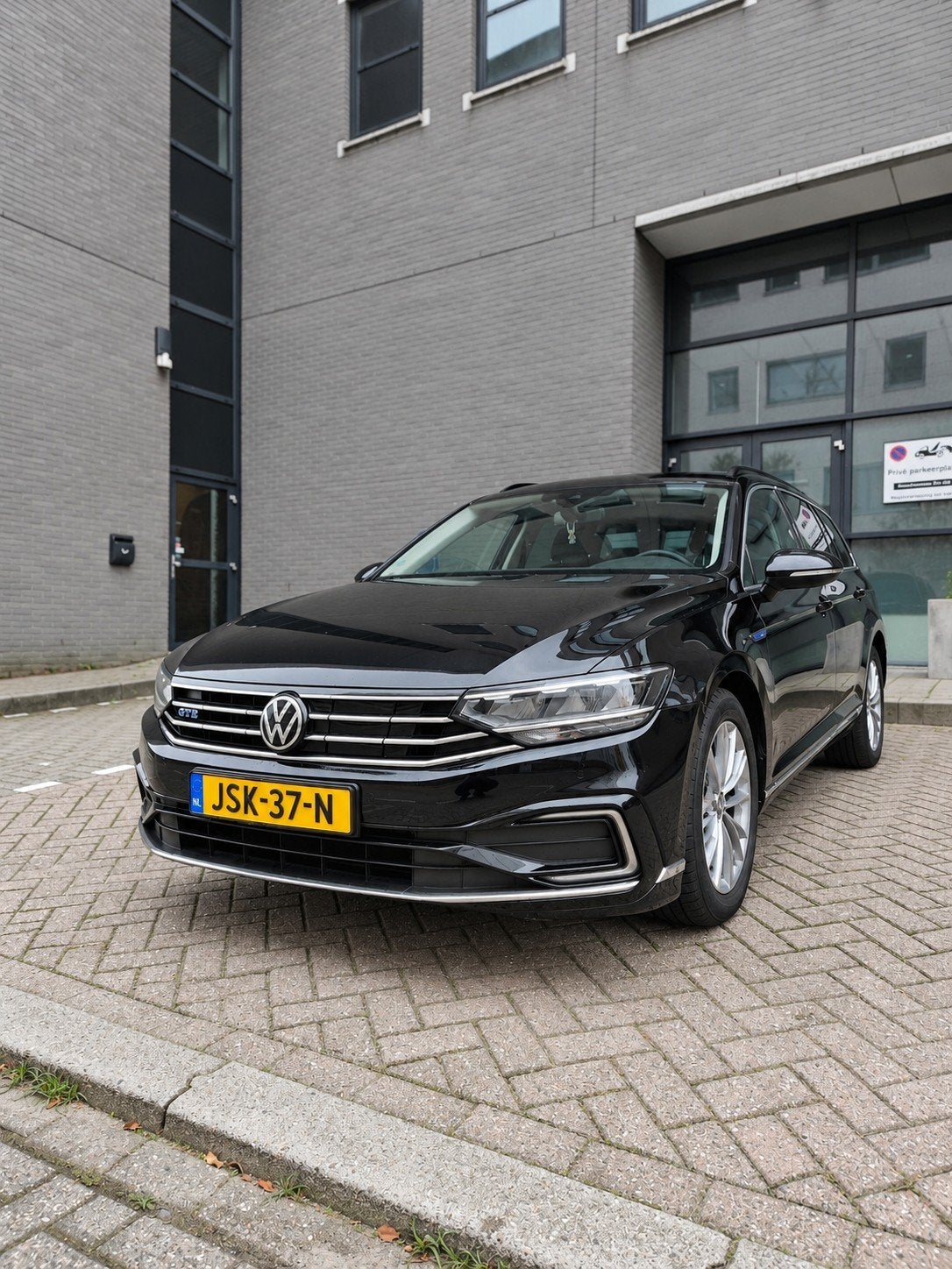 Volkswagen Passat GTE Variant 218pk | DCC | Pano | HUD | Mem, 4 cilinders, Zwart, Hybride Elektrisch/Benzine, Geïmporteerd