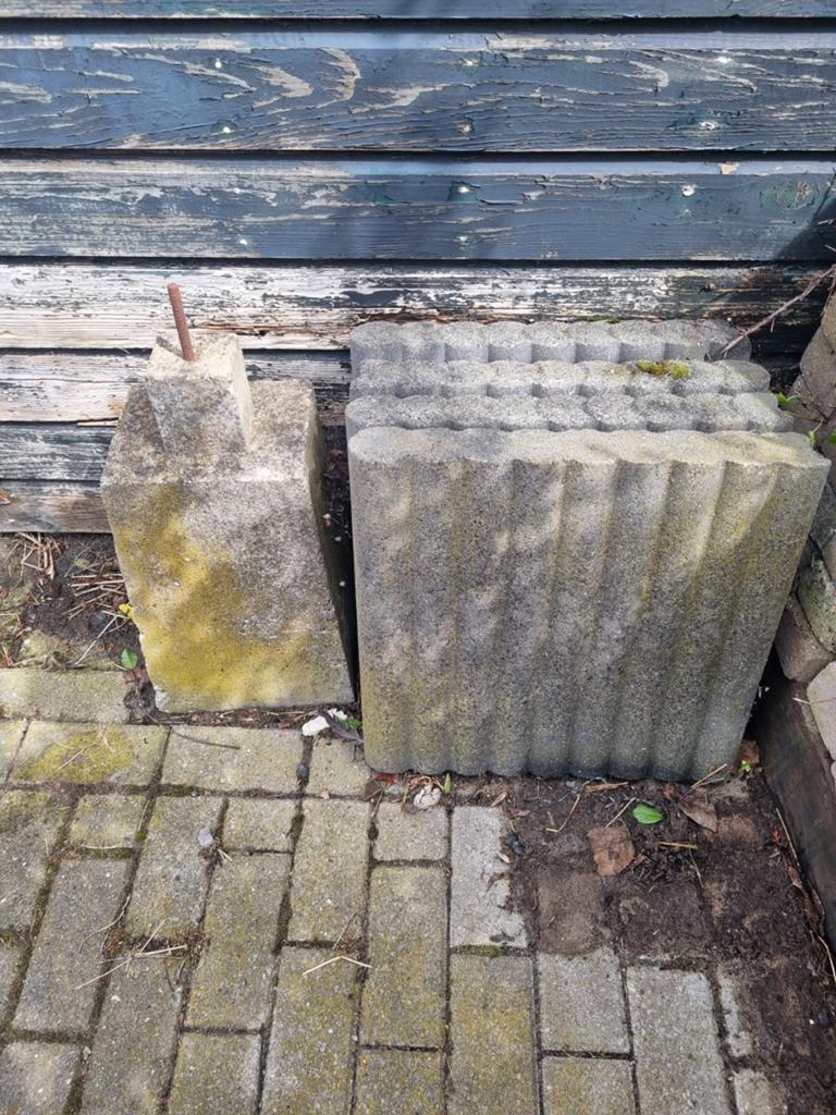 Betonpoer plus drie betonen paal model gratis, Ophalen, Minder dan 100 cm