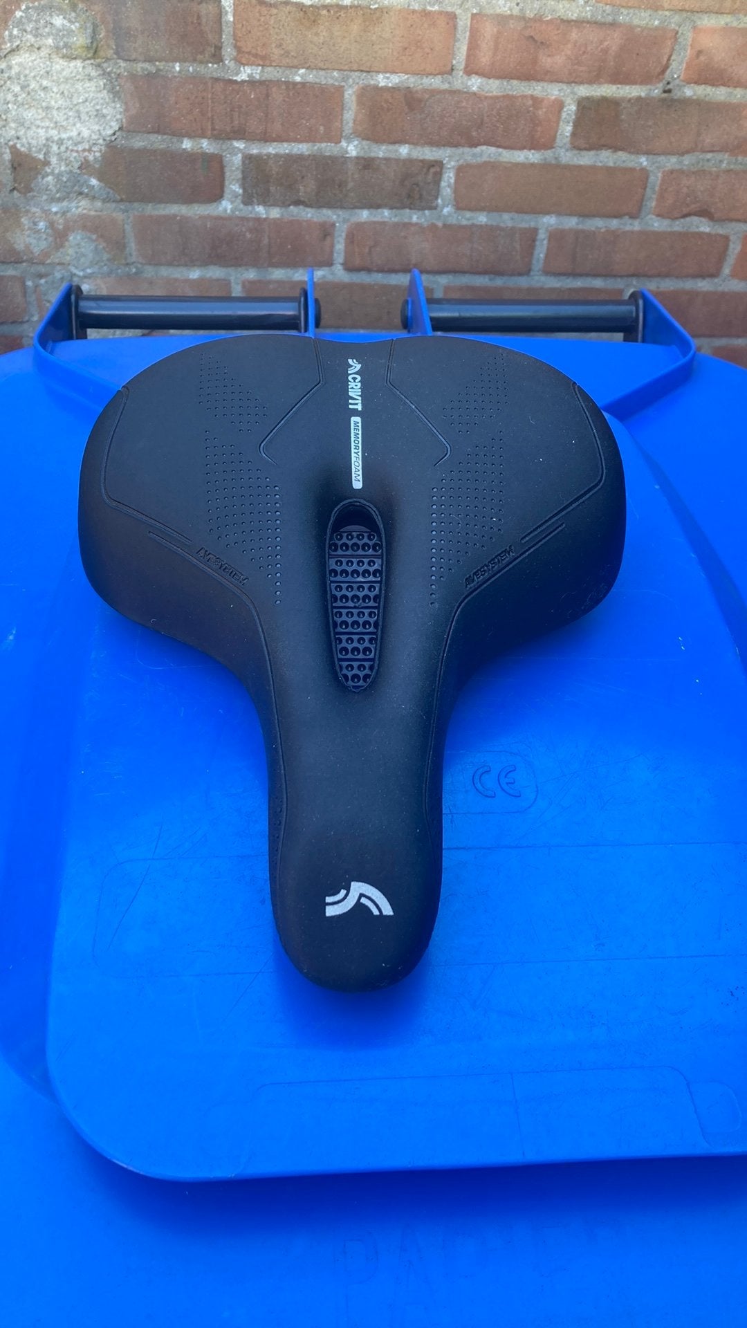 Fietszadel CRIVIT. Voor de standaard fiets., Ophalen of Verzenden, Nieuw