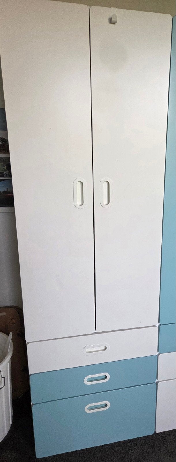 2 IKEA Kasten - Wit en Blauw, Ophalen, 50 tot 100 cm, Zo goed als nieuw, Minder dan 100 cm