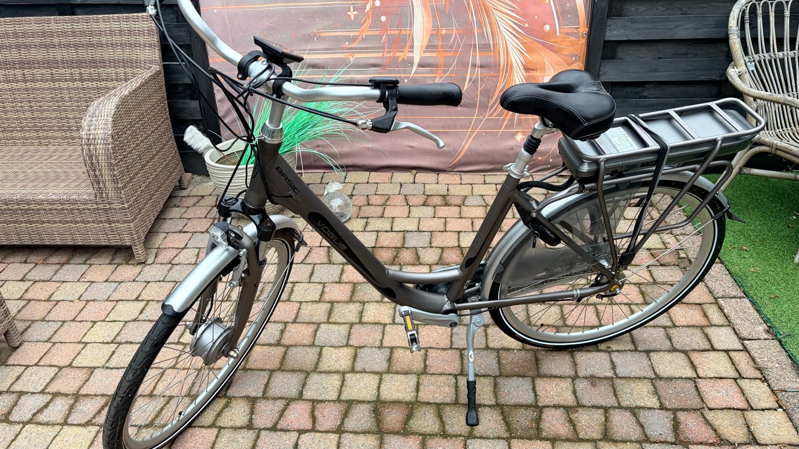 Vogue Basic E-bike - Zo goed als nieuw, Zo goed als nieuw, 51 tot 55 cm, 50 km per accu of meer, Ophalen