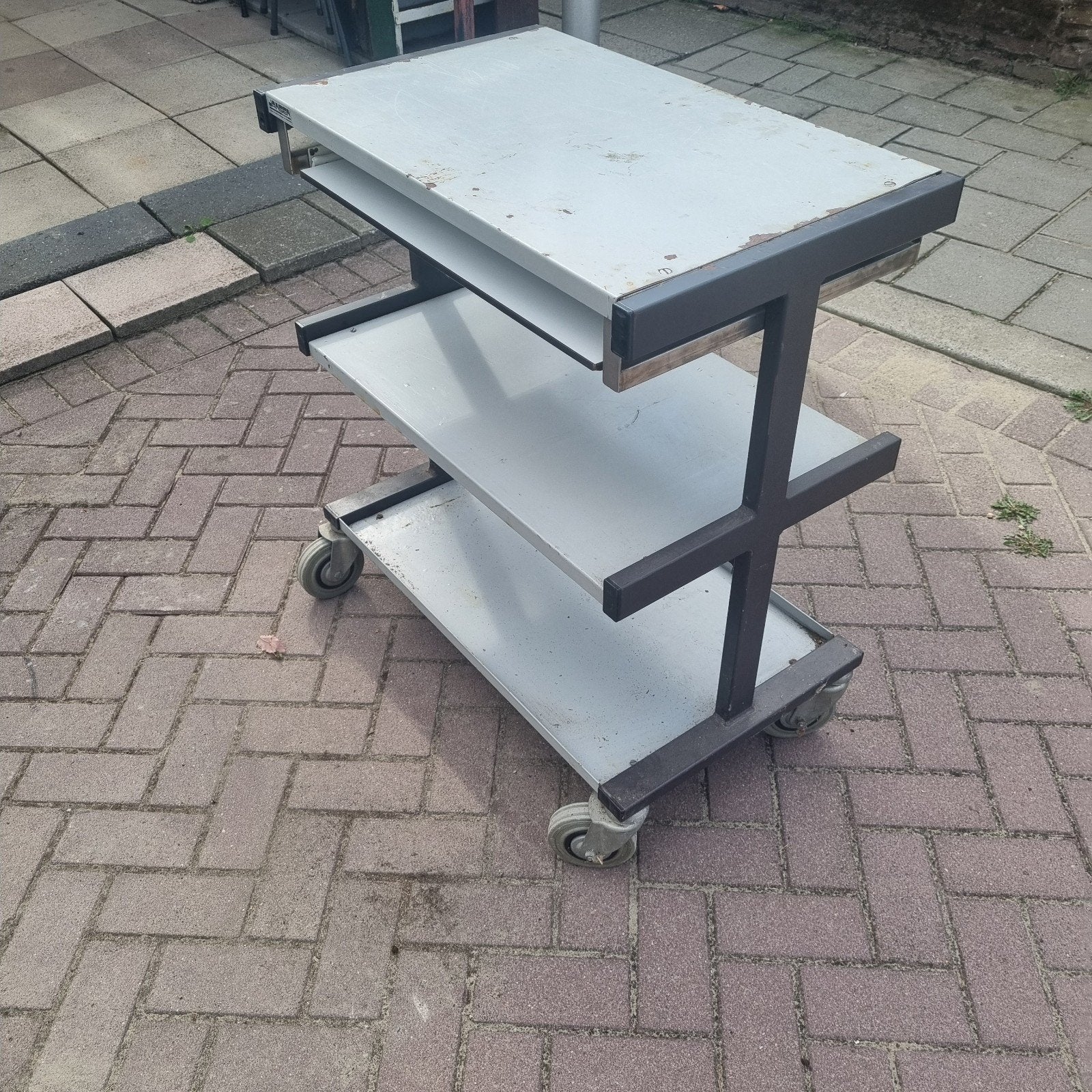 werkbankje op wielen,  werkkar, plek voor laptop of tekening, 100 liter of meer, Ophalen, Gebruikt, Transportkar