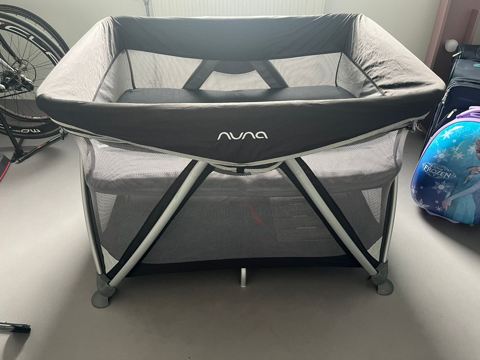 Nuna Sena campingbedje| reisbedje | kinderbedje❤️incl.matras, Kinderen en Baby's, Babywiegjes en Ledikanten, Ophalen, Gebruikt