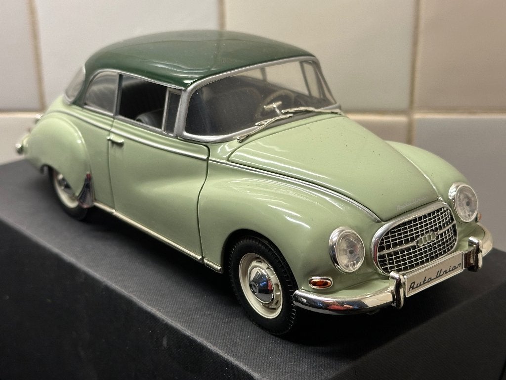 Auto Union 1000 coupe, Revell 1:18, Verzenden, Zo goed als nieuw, Auto, Revell