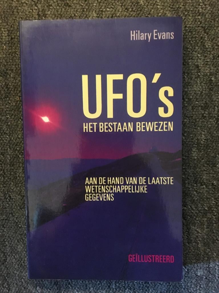 UFO's het bestaan bewezen ; door Hillary Evans, Ophalen of Verzenden, Zo goed als nieuw, Hillary Evans, Natuurwetenschap