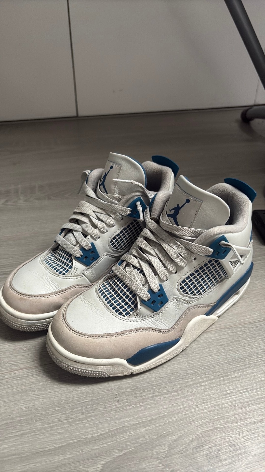 Jordan 4 military blue, Ophalen, Zo goed als nieuw, Schoenen