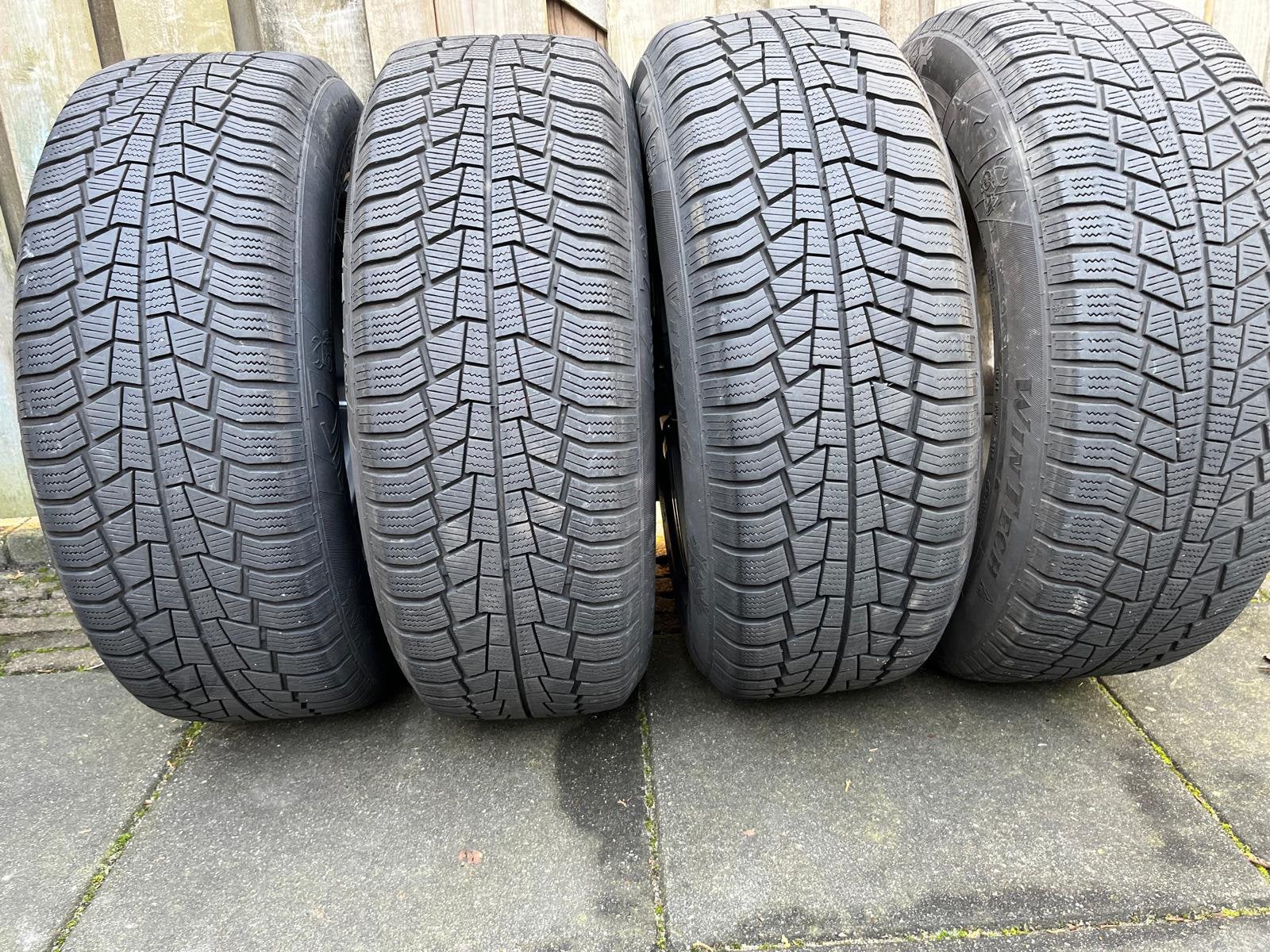 Licht metalen Alutec velgen met Viking winterbanden, Auto-onderdelen, Ophalen, Gebruikt, Banden en Velgen, 17 inch