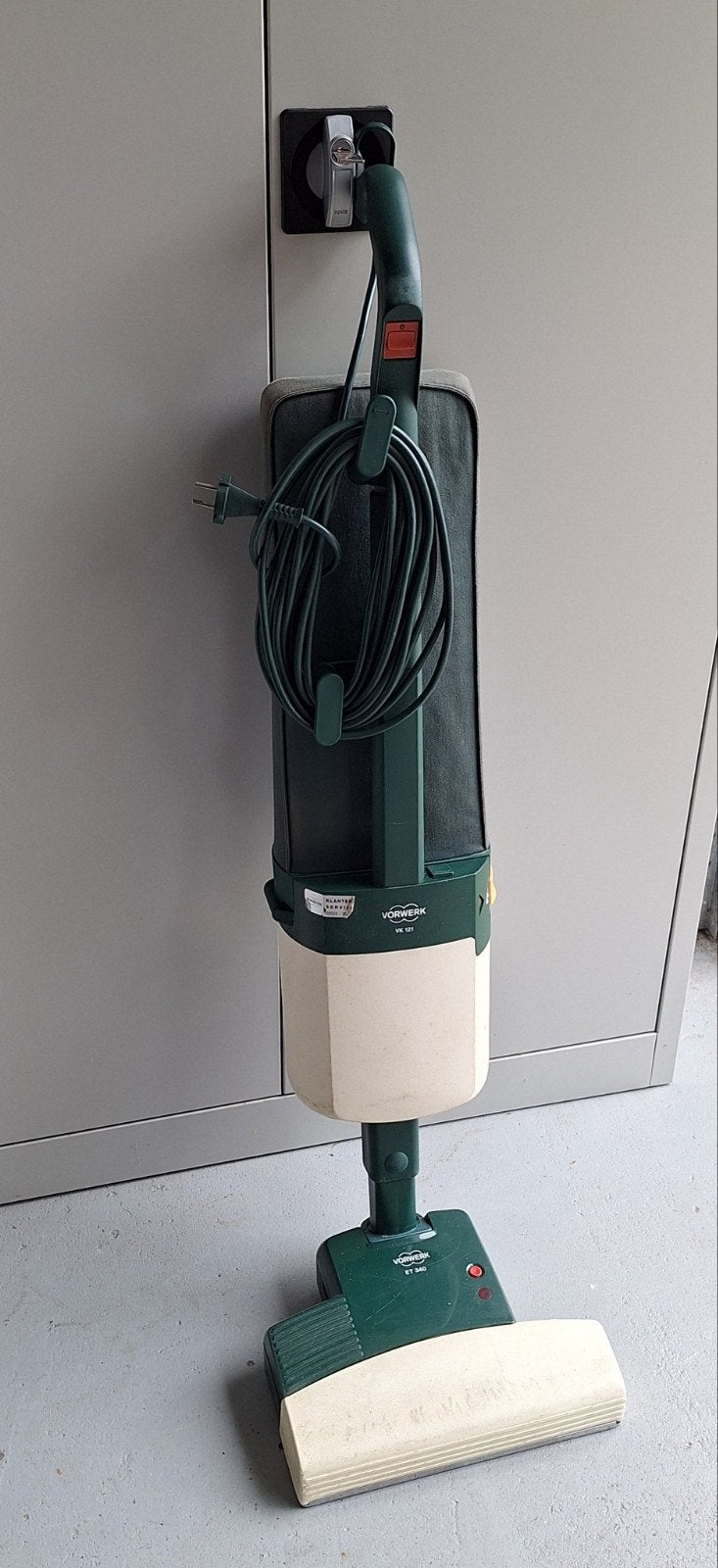 Vorwerk Stofzuiger VK121 met ET340 voet, Overige merken, Gebruikt, Geschikt voor tapijt, Steelstofzuiger