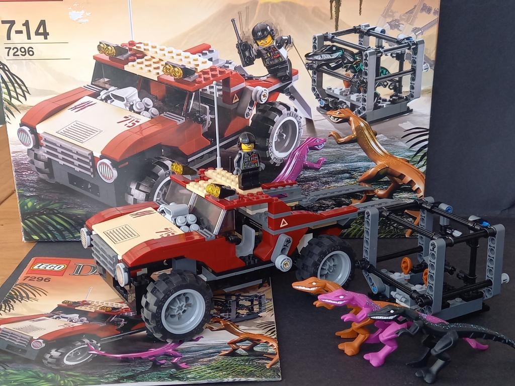 Lego Dino 2010 Trapper Car minifig ZGAN Jurassic World 7296, Jurassic World, Lego, Ophalen of Verzenden, Zo goed als nieuw