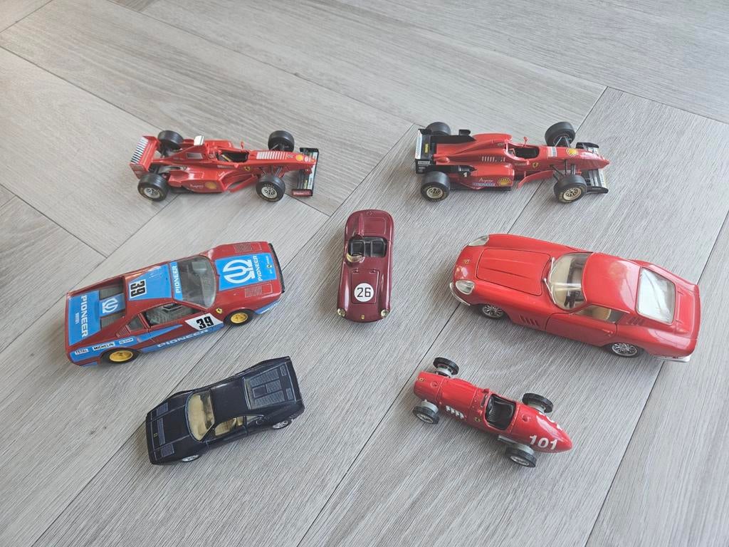 7  Ferrari miniaturen: 4x 1/24, 3x 1/35 schaal, Hobby en Vrije tijd, Modelauto's | 1:18, Ophalen of Verzenden, Zo goed als nieuw