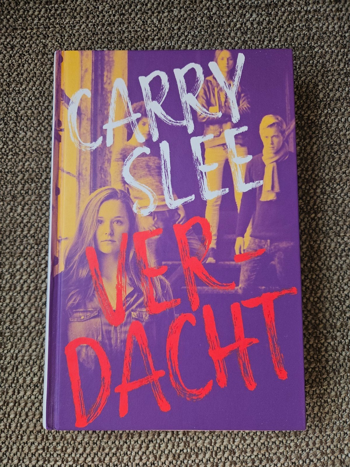 Carry Slee - Verdacht, Boeken, Carry Slee, Nieuw, Ophalen of Verzenden, Fictie
