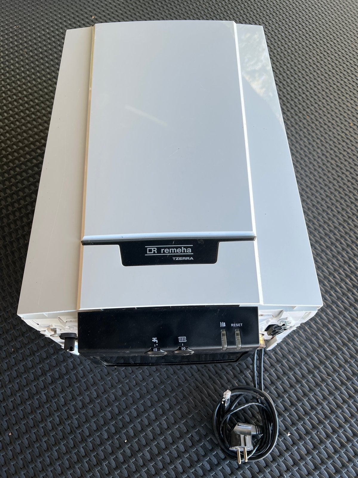 Remeha Tzerra M 28c Plus CV-ketel (onderdelen), Doe-het-zelf en Verbouw, Ophalen, Gebruikt, Hoog rendement (Hr), Cv-ketel of Combi-ketel