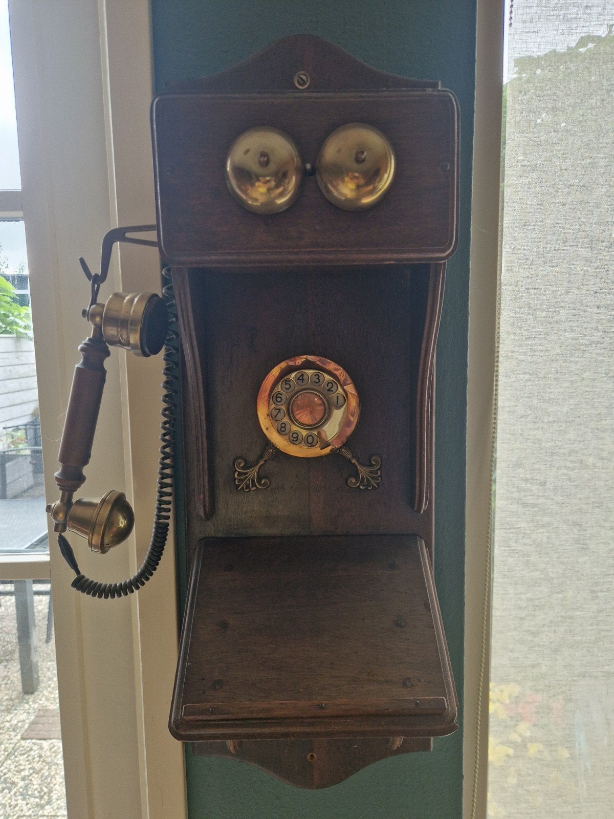 Antieke telefoon, Ophalen