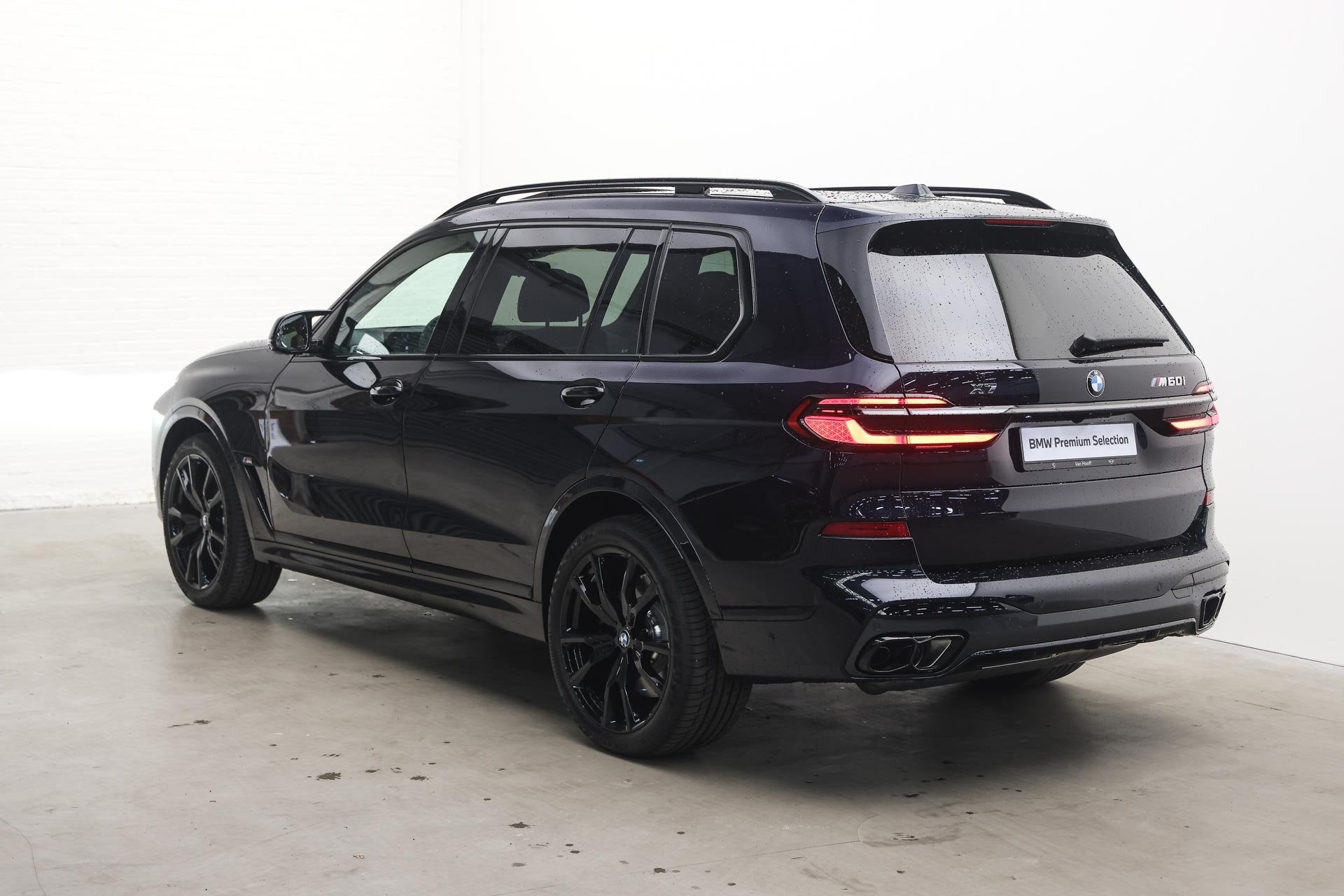 BMW X7 M60i xDrive High Executive M Sport Automaat / Trekhaa, Auto's, Dealer onderhouden, 4395 cc, 7 stoelen, Zwart