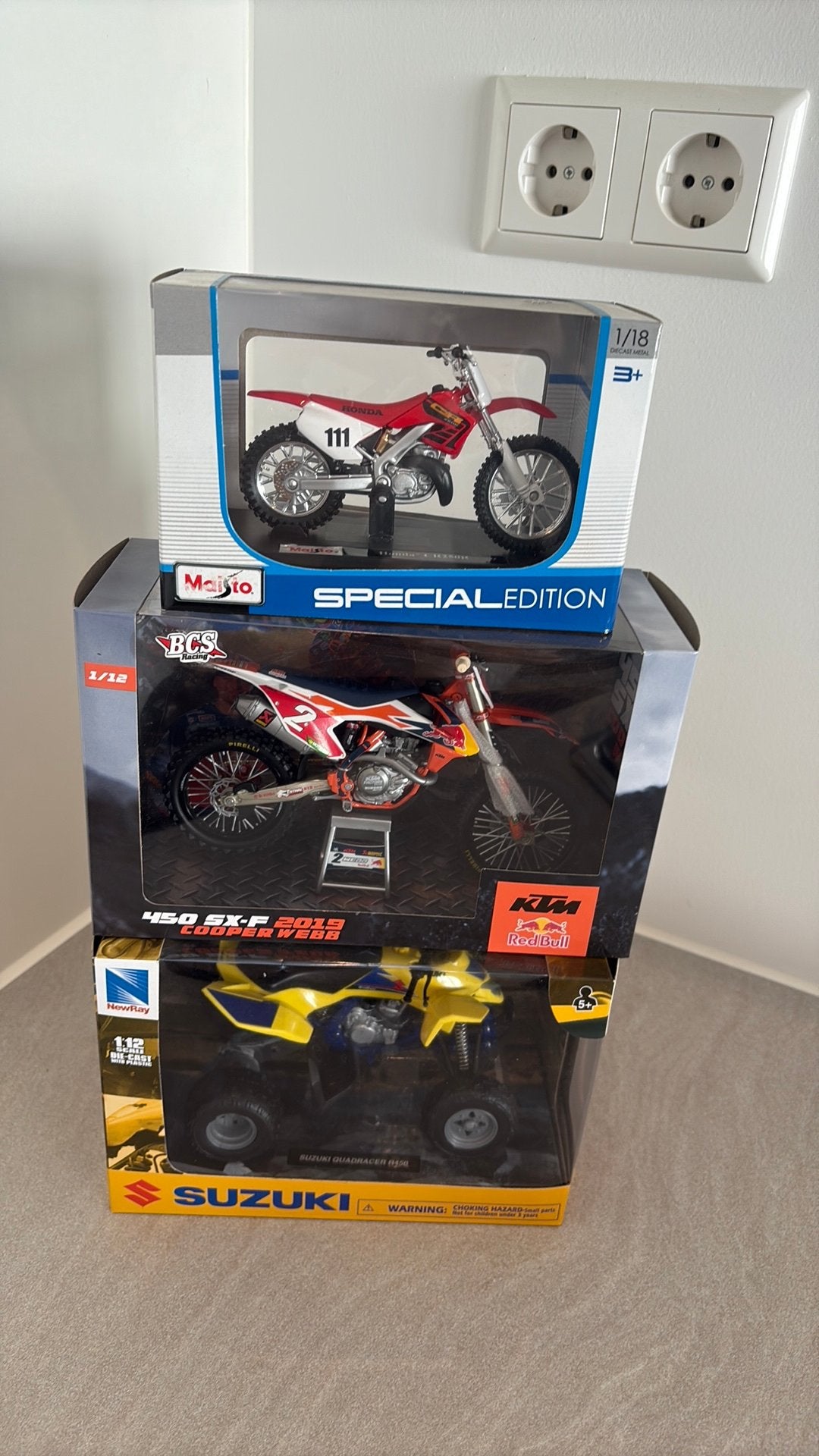 Schaalmoddelen honda suzuki ktm, Ophalen of Verzenden, Zo goed als nieuw
