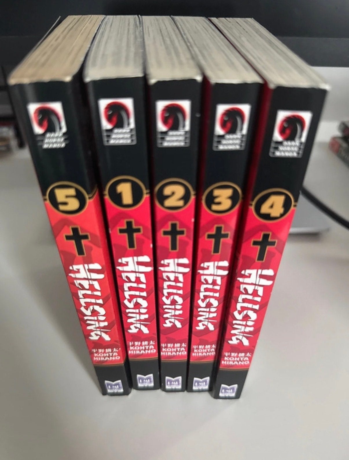 Hellsing Manga Vol. 1-5 Engels - Zeldzaam Dark Horse OOP, Meerdere comics, Verzenden, Gelezen, Amerika