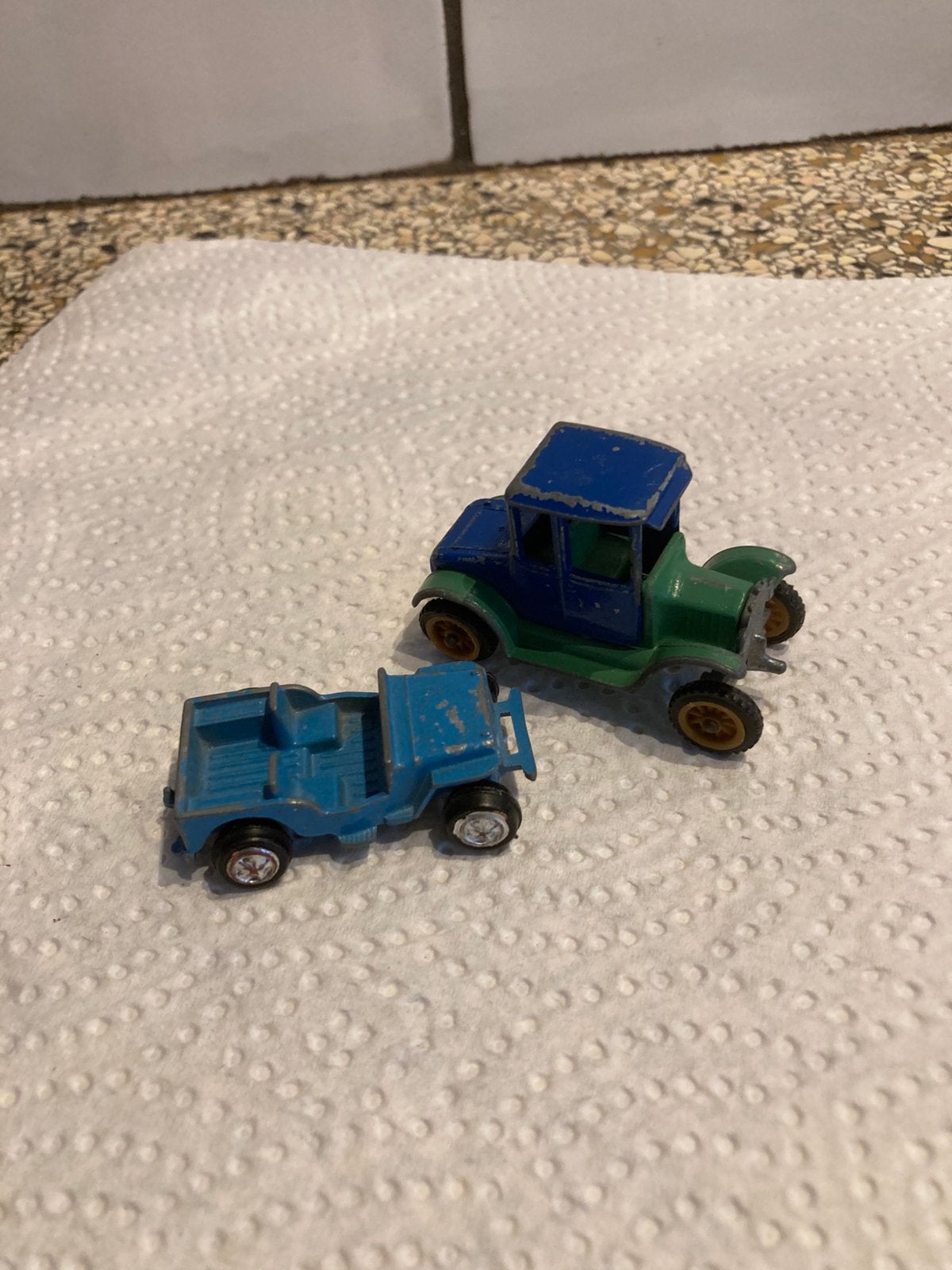 Set van 2 pide autootjes, Hobby en Vrije tijd, Modelauto's | 1:87, Ophalen of Verzenden, Auto