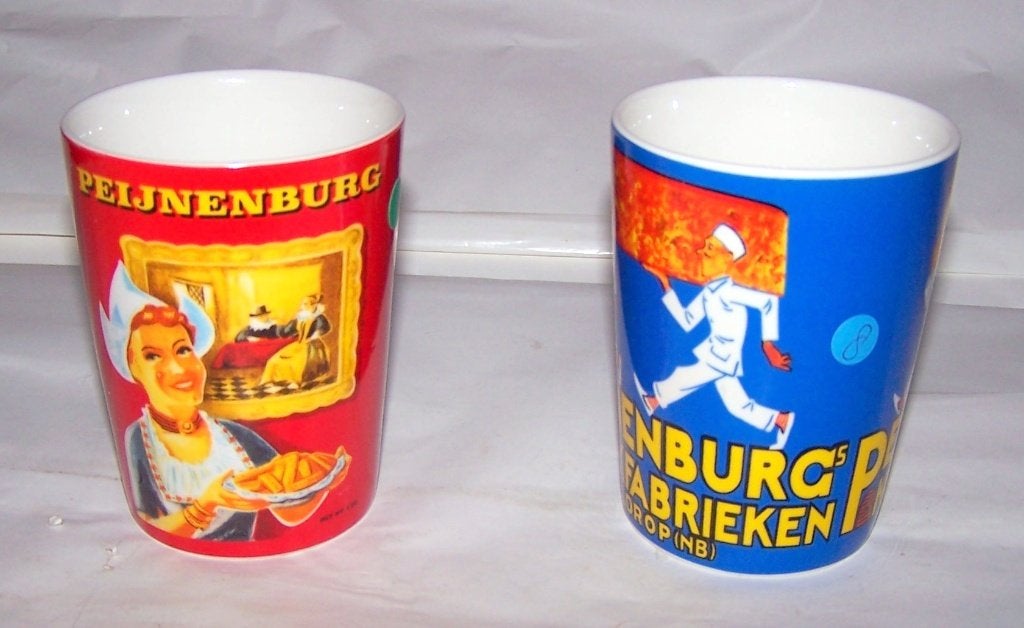 2 mooie Peijnenburg mokken. Nieuwstaat., Keramiek, Nieuw, Ophalen of Verzenden, Overige stijlen