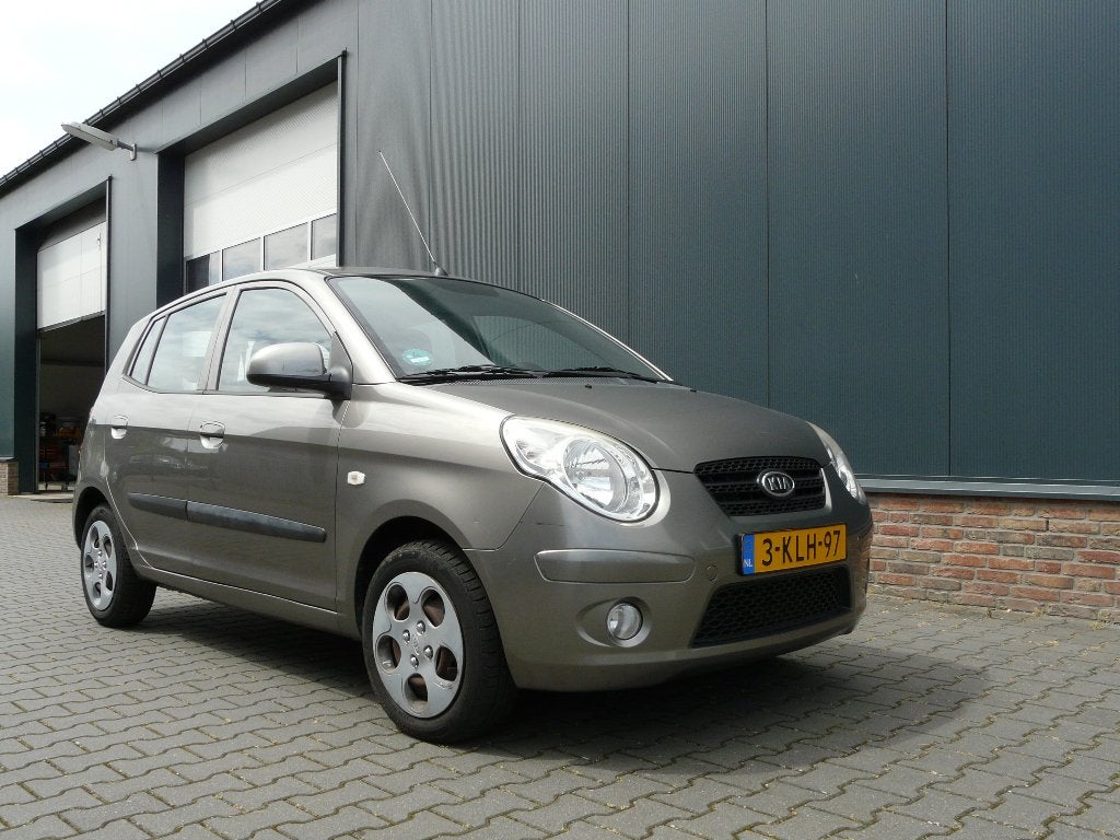 Zeer nette Kia Picanto, Metallic lak, Stof, 4 cilinders, 400 kg