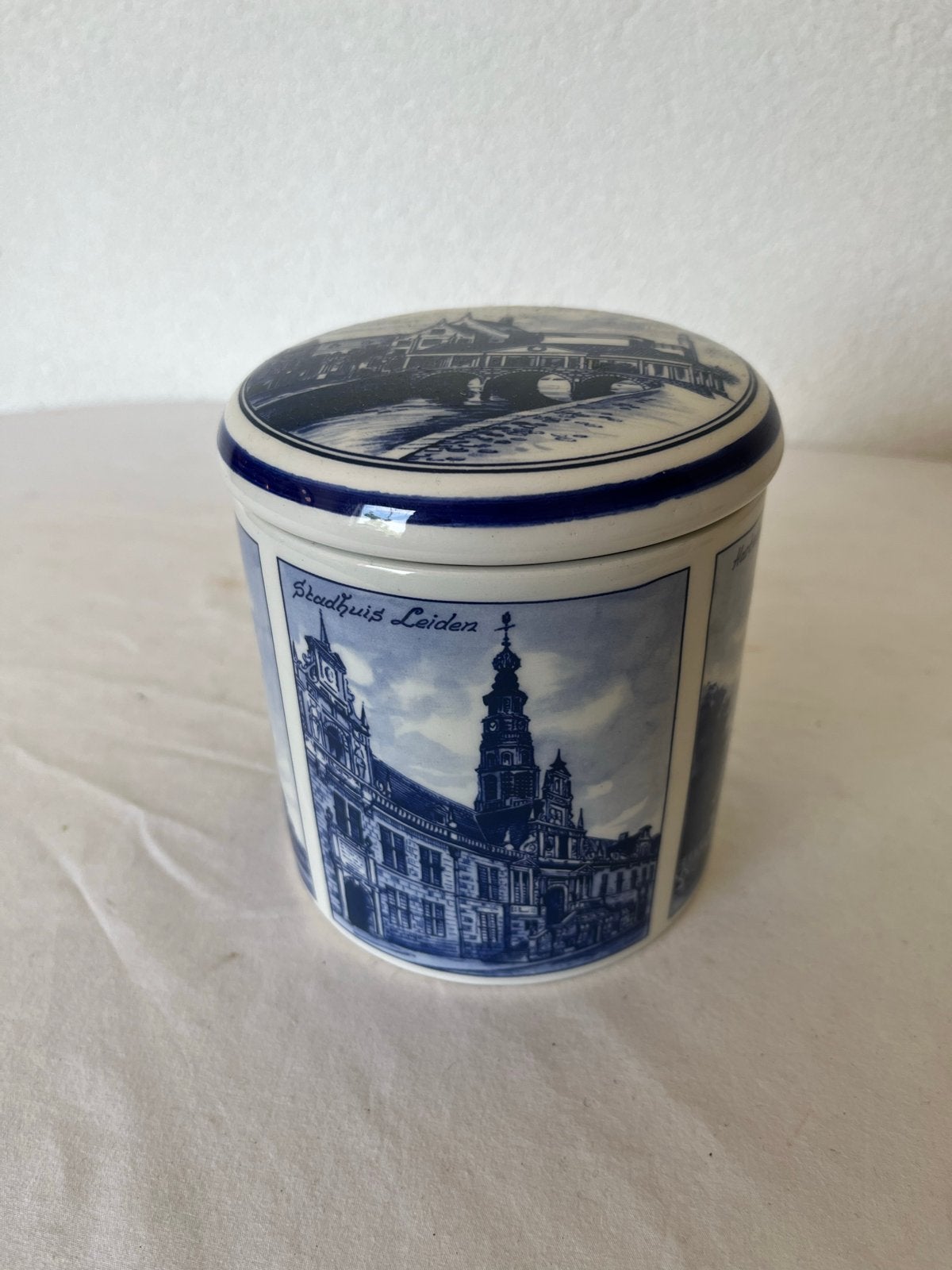 Delfts Blauw voorraadpot met Leidse stadsgezichten, Ophalen of Verzenden