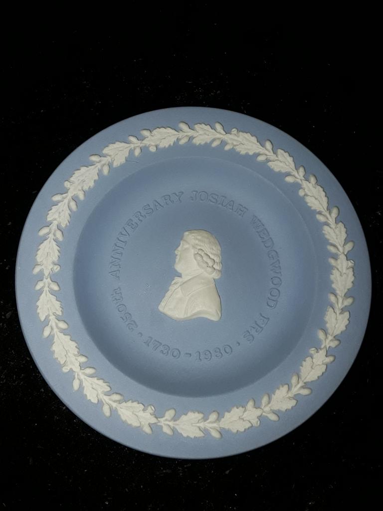Wedgwood Jasperware herdenkingsbordje 1730-1980, Antiek en Kunst, Antiek | Servies los, Ophalen of Verzenden